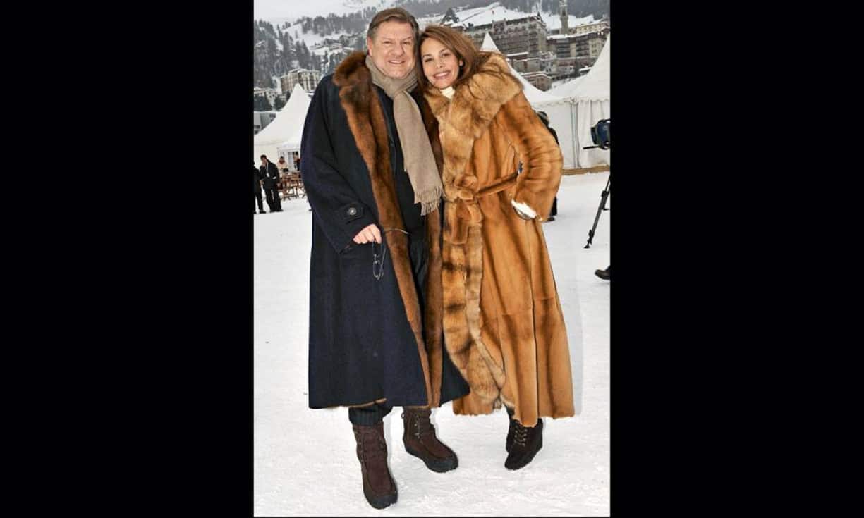 Raquel und Jürg Marquard: Sie haben es beide zu etwas gebracht, aus eigener Kraft, und sie zeigen gern, was sie haben. Weil ihr Leben international verläuft, hält man sie problemlos für Amerikaner, Deutsche, Norweger oder Russen. Dass sie manch einer in der Schweiz als zu protzig einstuft, nehmen sie längst gelassen hin.