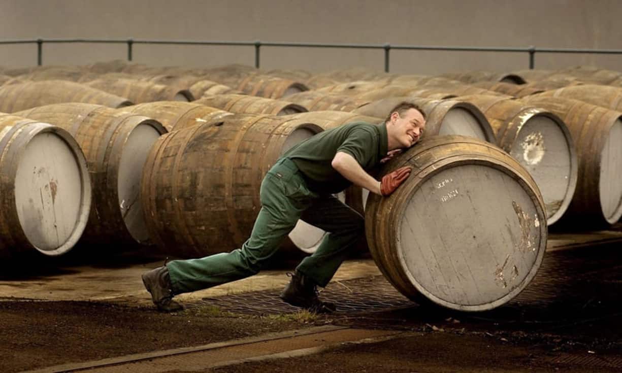 Daneben kann der Gast die neusten Kreationen bekanntester schottischer Brennereien probieren und sich von einem Experten beraten lassen. (Bilder: Keystone/ZVG)