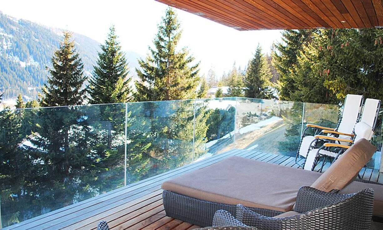 Davos ist nicht nur als gesundheitsfördernder Luftkurort bekannt, sondern zählt mit 300 Pistenkilometern verteilt auf 85 Abfahrten zu den grössten Schneesportregionen der Alpen. Der Preis des Objekts: 5,95 Millionen Franken.