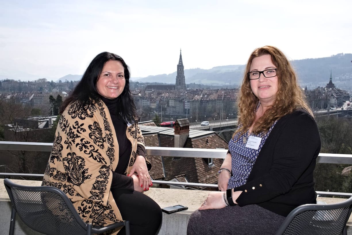 Pause mit Aussicht aufs Berner Münster Tania Tiberia, SunTiS SA; Theodora Simeonidis-Orenstein, Swisscom (Schweiz) AG