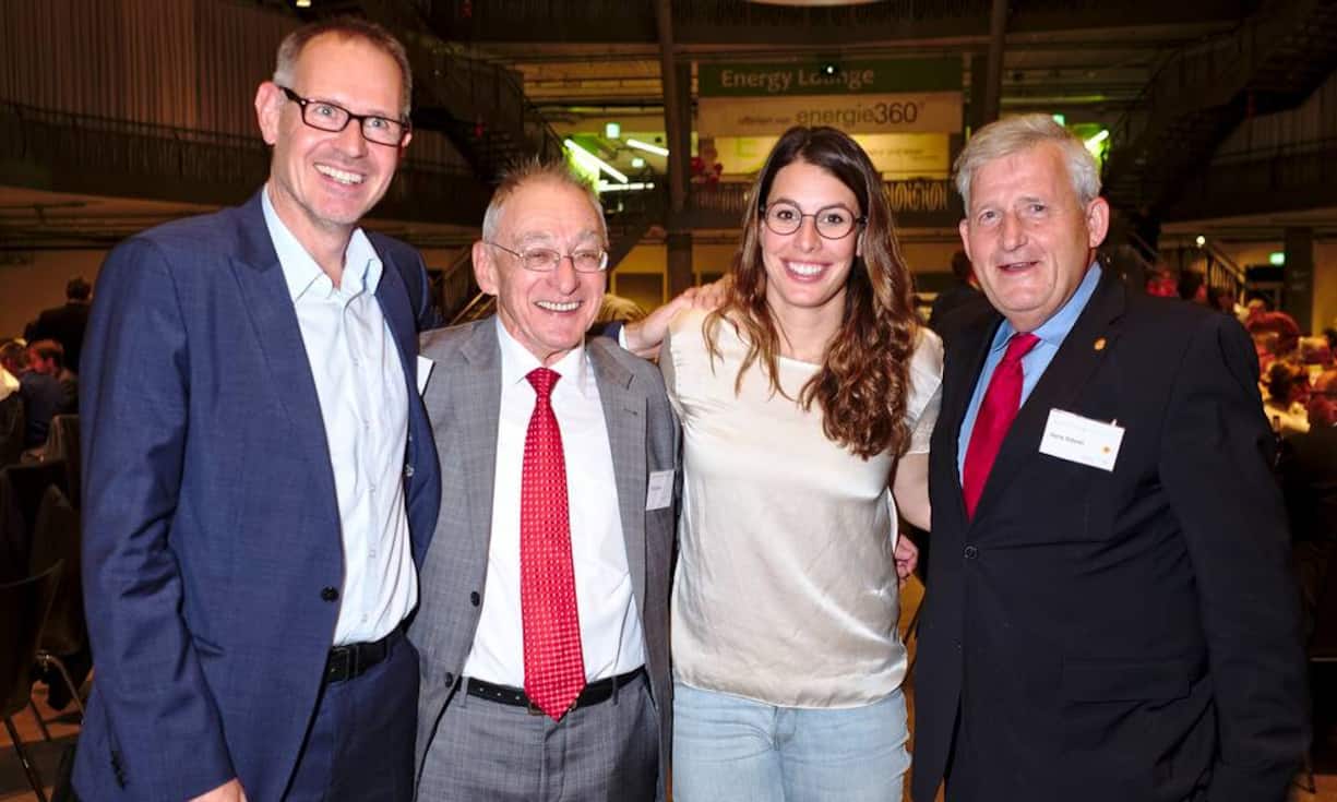 Stefan Nünlist, Leiter Unternehmenskommunikation, Swisscom AG;
Fritz Sutter, Organisator, smart energy party;
Dominique Gisin, Abfahrtsolympiasiegerin;
Hans Stöckli, Nationalrat