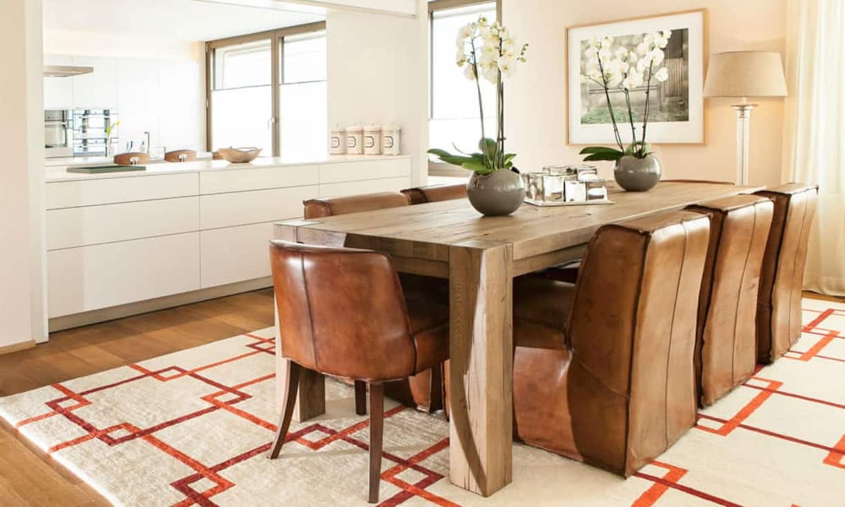 ... und eine optisch abtrennbare Frühstücksbar.