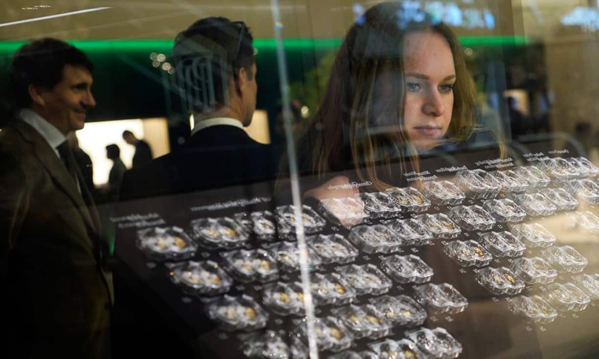 Mehr als 1500 Aussteller aus 40 Ländern stellen in Basel auf einer Fläche von...