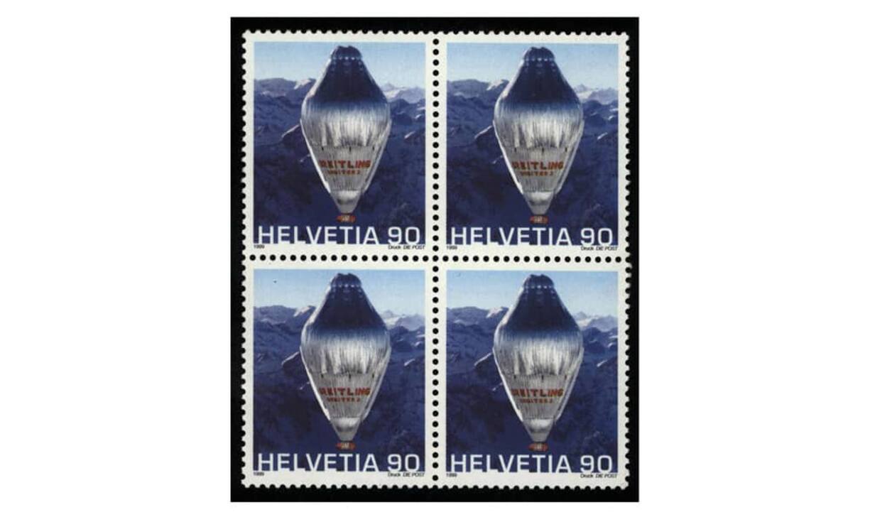 Für «Solar Impulse»-Pilot Bertrand Piccard ist es schon die zweite Ereignismarke: Für seine Non-Stop-Ballonfahrt um die Welt widmete ihm die Post bereits 1999 eine. (Bilder: Post / Keystone)