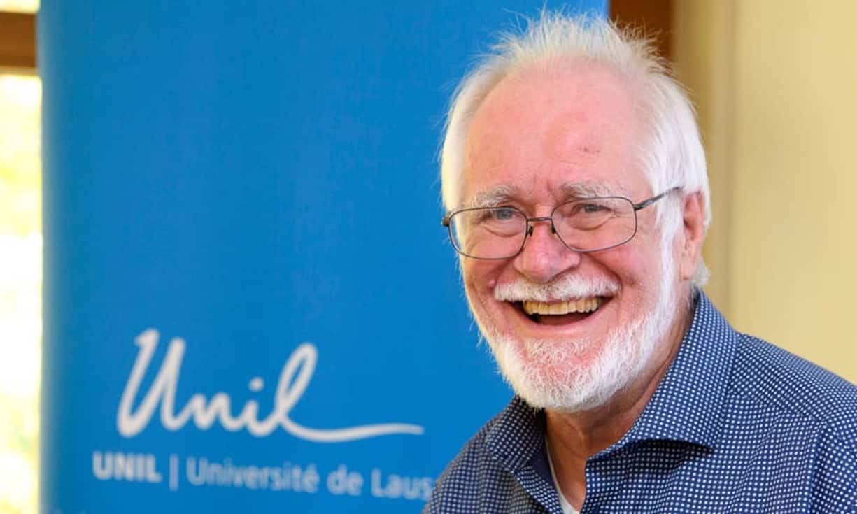 Diese Schweizer wurden mit einem Nobelpreis geehrt:Jacques Dubochet - Nobelpreis für Chemie 2017Der Schweizer Forscher wurde zusammen mit Joachim Frank (USA) und Richard Henderson (UK) mit dem Chemie-Nobelpreis ausgezeichnet. Sie werden für die Entwicklung von Kryoelektronenmikroskopie geehrt.