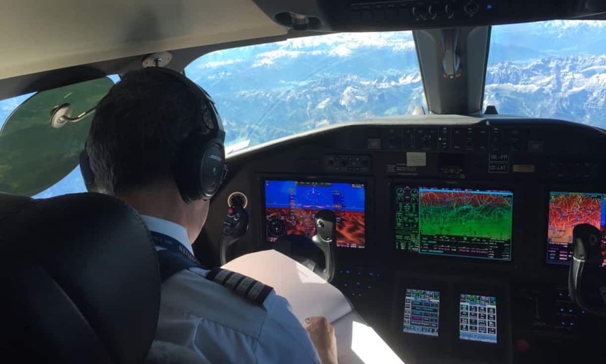 Die Piloten brauchen während dem Reiseflug kaum einzugreifen. So bleibt Zeit für den Papierkram.