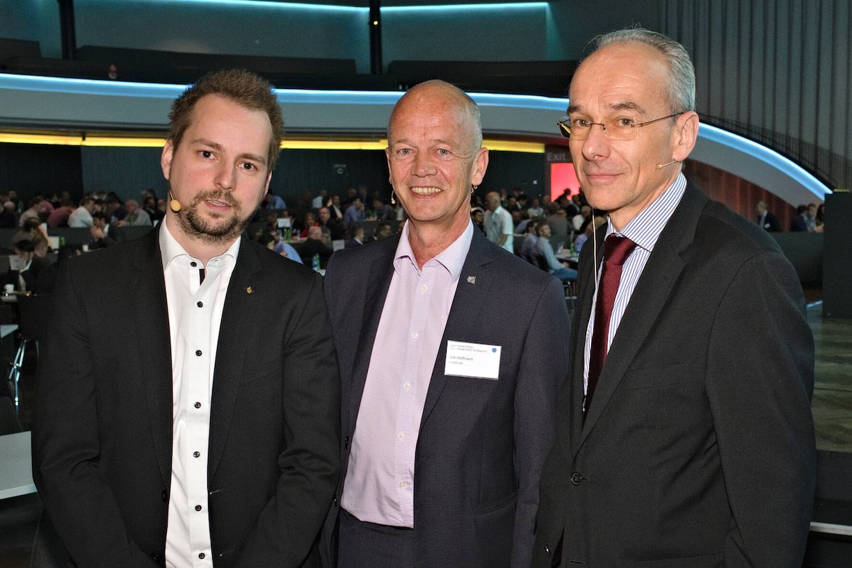 Julian Dömer, Head of Internet of Things, Swisscom Enterprise Customers; Dirk Hoffmann, CEO, V-ZUG AG; Thomas Sailer, CEO, u-blox ag