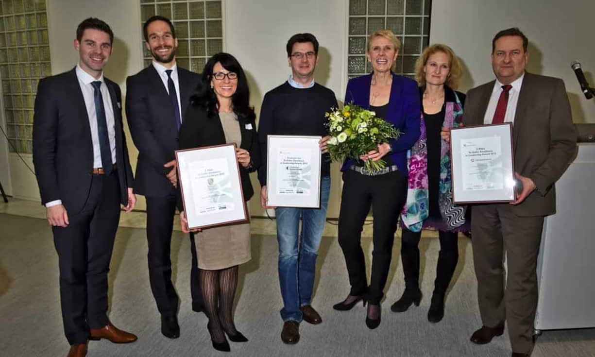 Robert Fallbacher, Project Manager Dealer Academy, Porsche;
Matthias Wiesinger, Leiter Vertriebsnetzqualifizierung, Porsche;
Barbara Vollert, Porsche
Alex Villiger, Preisträger des Excellence in Leadership Award, Leiter Personal, Graubündner Kantonalbank;
Heike Bruch, Professorin, Direktorin I.FPM-HSG;
Hans-Christian Witthauer, Bundesagentur für Arbeit;
Simone Angress-Pletsch, Senior Expertin für Führungskompetenz und Strategievermittlung, Bundesagentur für Arbeit