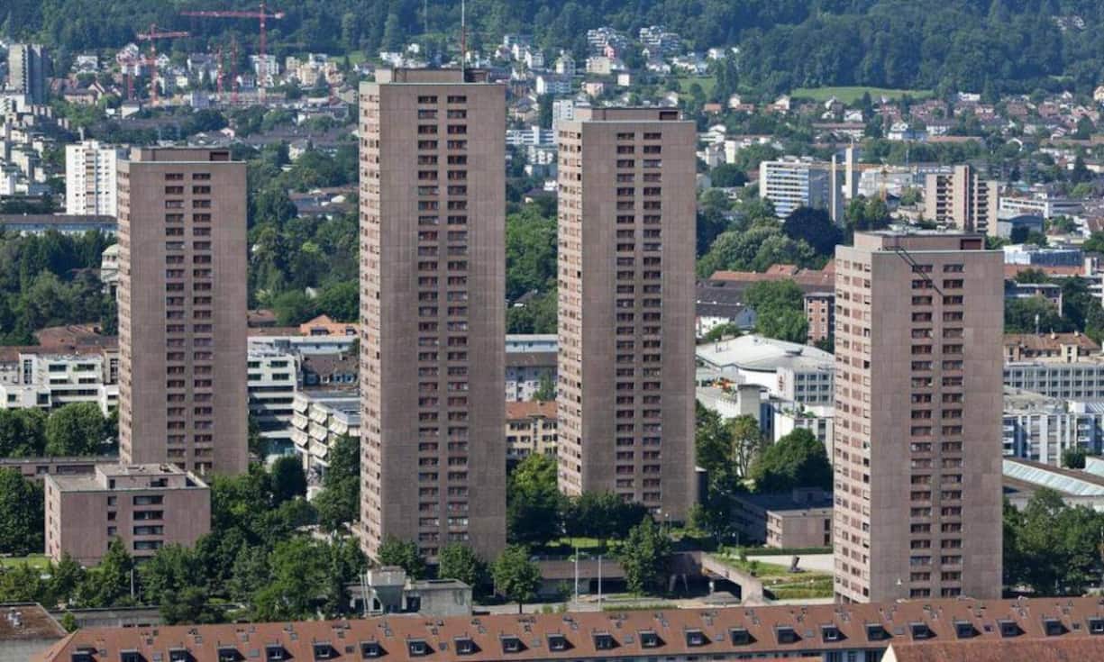 Rang 4: Hardau Hochhaus 1 in Zürich, 92 Meter, 1978.