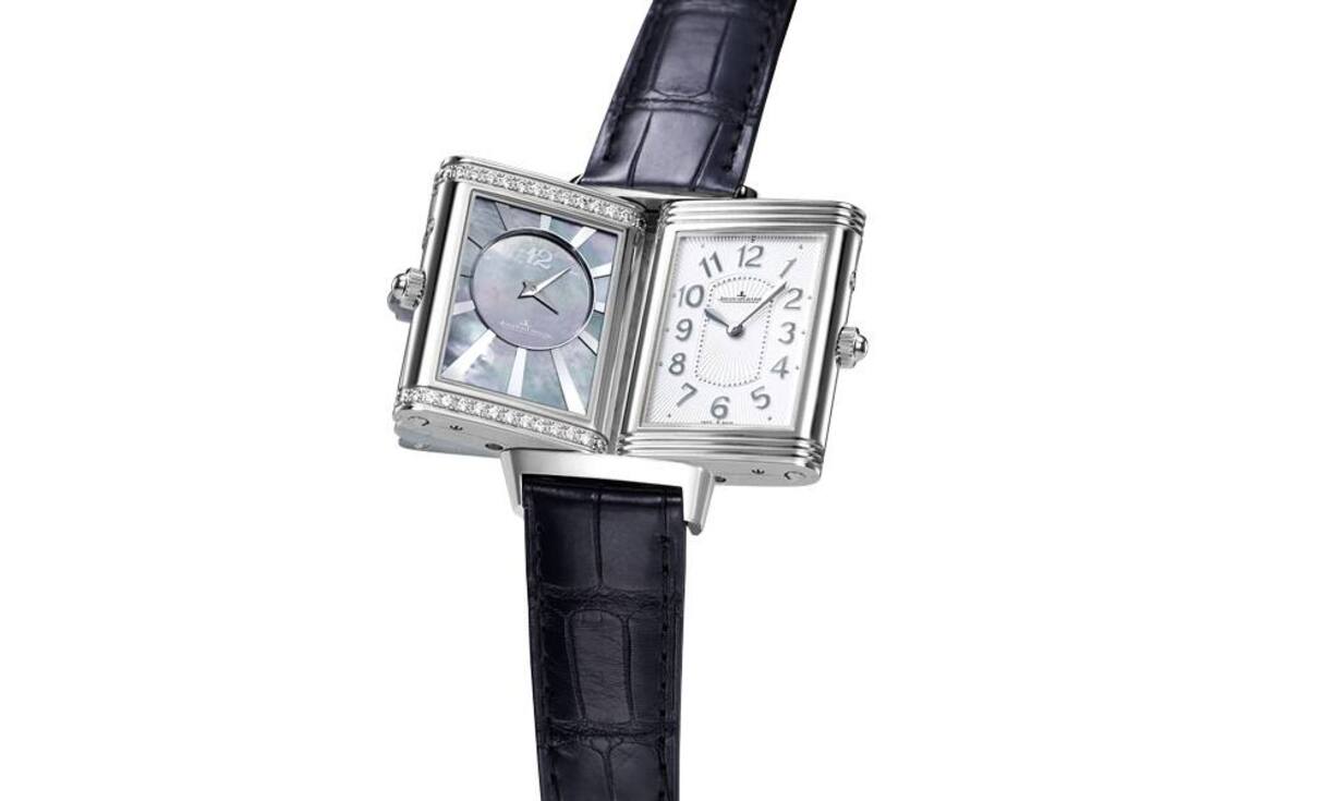 Doppelspiel: Wie viele Möglichkeiten in der Reverso stecken, wurde Jaeger-LeCoultre erst mit der Zeit bewusst. Als Grande Reverso Lady Ultra Thin Duetto Duo demonstriert sie, wie einfach eine Uhr für zwei Zeitzonen sein kann. Noch dazu flach und mit einem schönen mechanischen Formwek. Jaeger-LeCoultre Grande Reverso Lady Ultra Thin Duetto Duo, 11'000Franken.