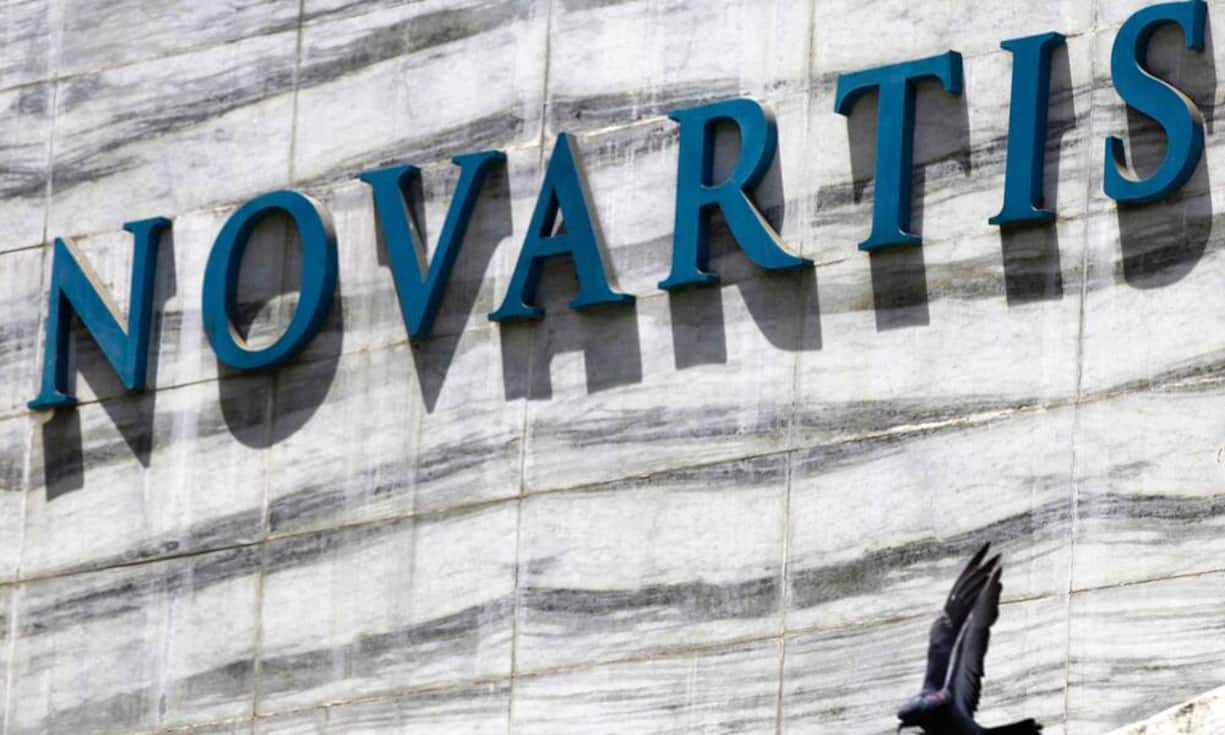 Platz 4: Novartis Im Gegensatz zum Erzrivalen Roche steigt der Markenwert von Novartis kaum. Denn nach dem Ende der Ära Vasella erfindet sich der Konzern neu. «Slimming down» ist angesagt. Wie sich der Stellenabbau und die Spartenverkäufe unter dem Druck der Investoren auf die Marke auswirken, bleibt abzuwarten. Diverse Patentausläufe (u.a. des Krebsmittels Clivec und des Blutdrucksenkers Diovan) schwächen den Markenwert. (7'228 Mio. Fr. / + 4%)