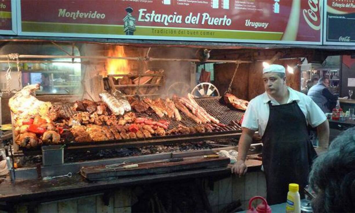 Montevideo ist die lateinamerikanische Stadt mit der höchsten Lebensqualität. Für Fleischesser ist die uruguayische Metropole womöglich sogar die beste Stadt der Welt - hier die Auslage im berühmten «Mercado del Puerto».Flickr/CC/John Walker