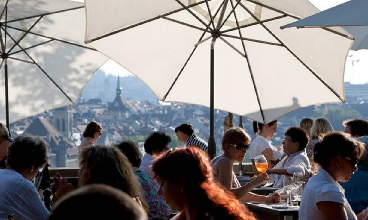 Eine wunderbare Aussicht auf die Altstadt hat man im Restaurant Rosengarten. (Bild: ZVG)