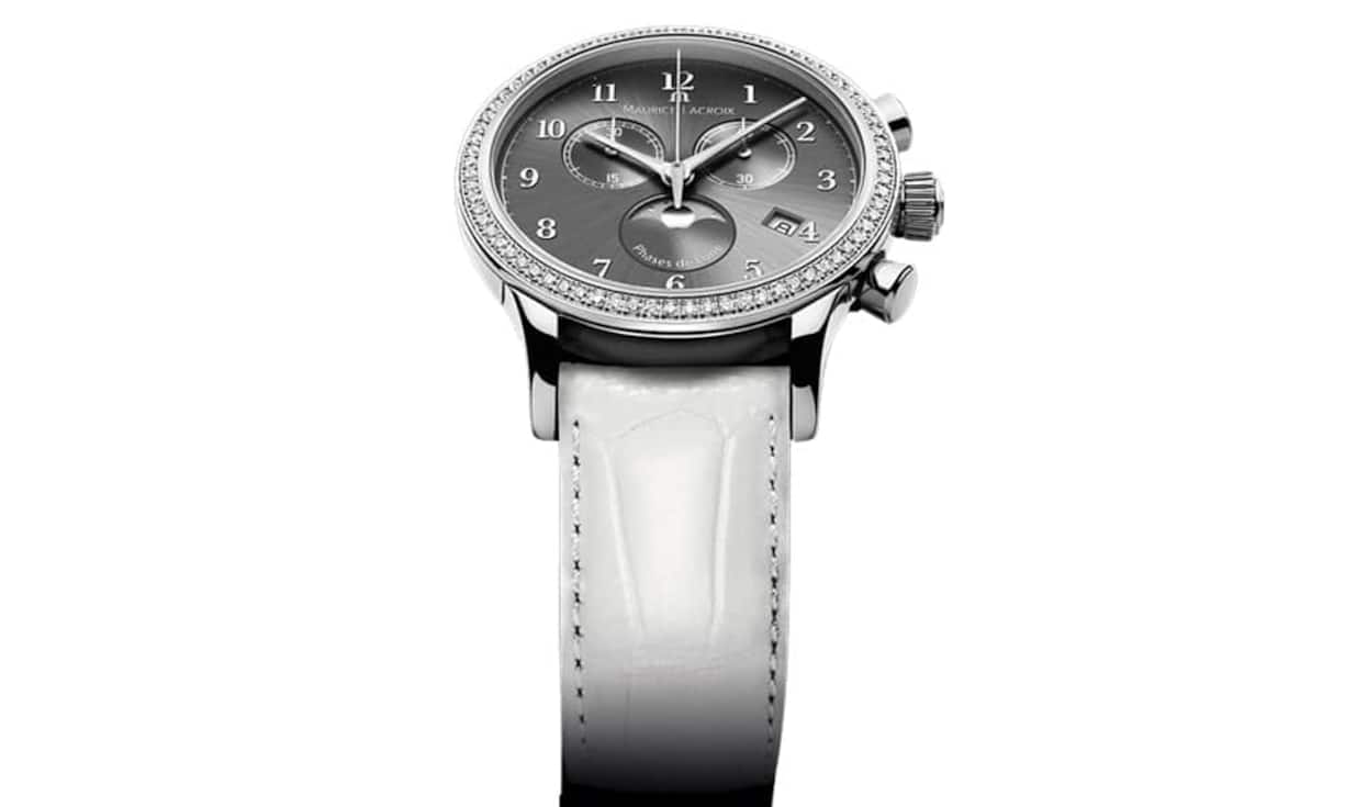 Sportliche Mondphase. Eine äusserst seltene Kombination serviert Maurice Lacroix in der Kollektion Les Classiques: eine Mondphasenanzeige mit einem Chronographen. Je nach Ausführung auch mit 72 Diamanten auf der Edelstahllünette. Maurice Lacroix Les Classiques Chronographe Phases de Lune, 3500 Franken.