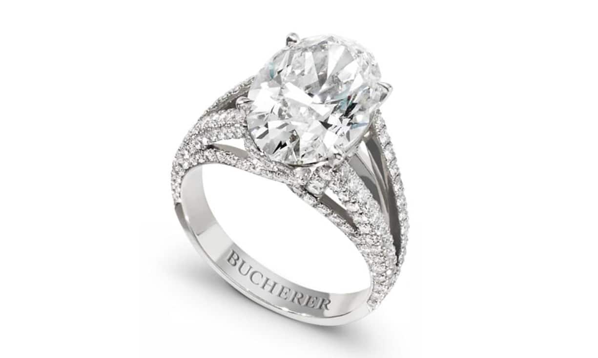 Vive-Elle-Preziosen von Bucherer: Ring aus Platin, Diamant im Oval-Schliff und Brillanten.