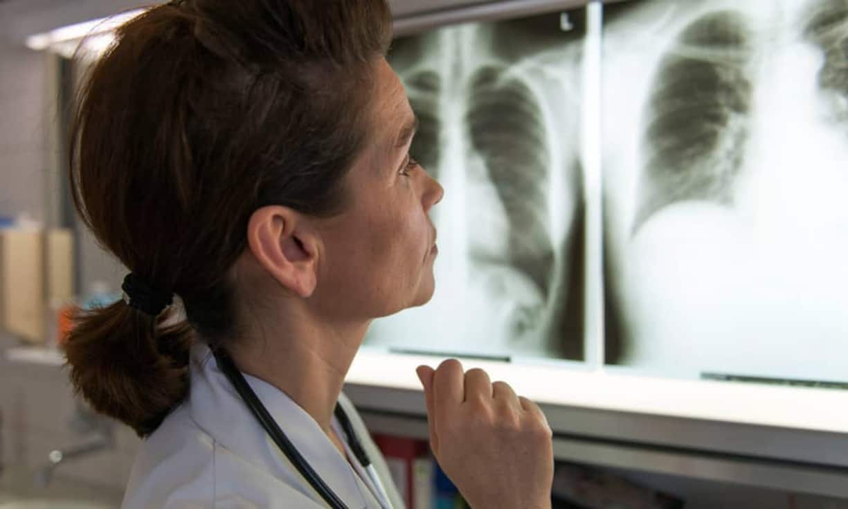 KrankheitskostenIn den meisten Kantonen können selbst getragene Krankheitsausgaben inklusive Selbstbehalten bei der Krankenversicherung vom steuerbaren Vermögen abgezogen werden, wenn sie fünf Prozent des Reineinkommens übersteigen. Die Kosten müssen belegt werden.