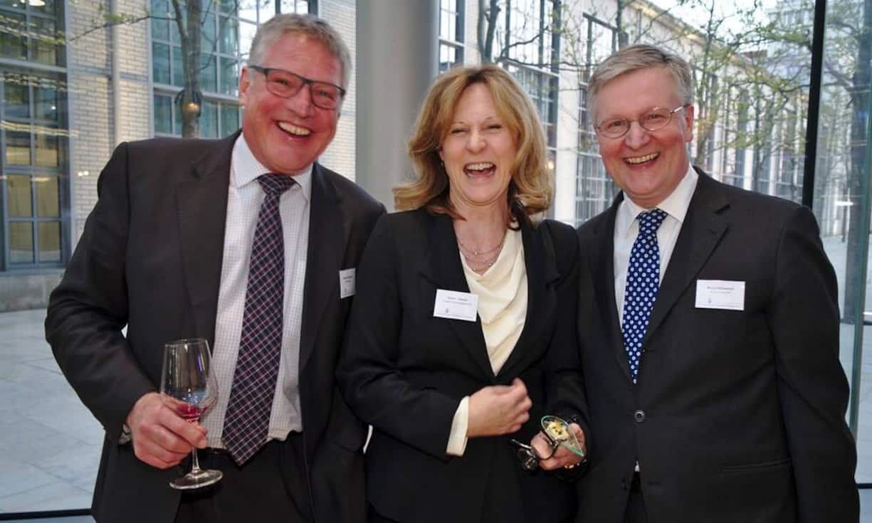 Andreas Hürlimann, Chairman, LEM Holding SA;
Victoria Tanner, Partner, C-Matrix Communications AG;
Bruno Chiomento, Chairman, Ernst & Young