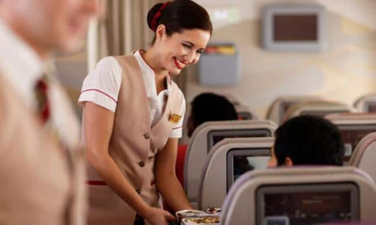 Beim Service später an Bord sieht der Passagier von den Sicherheitsübungen nichts.