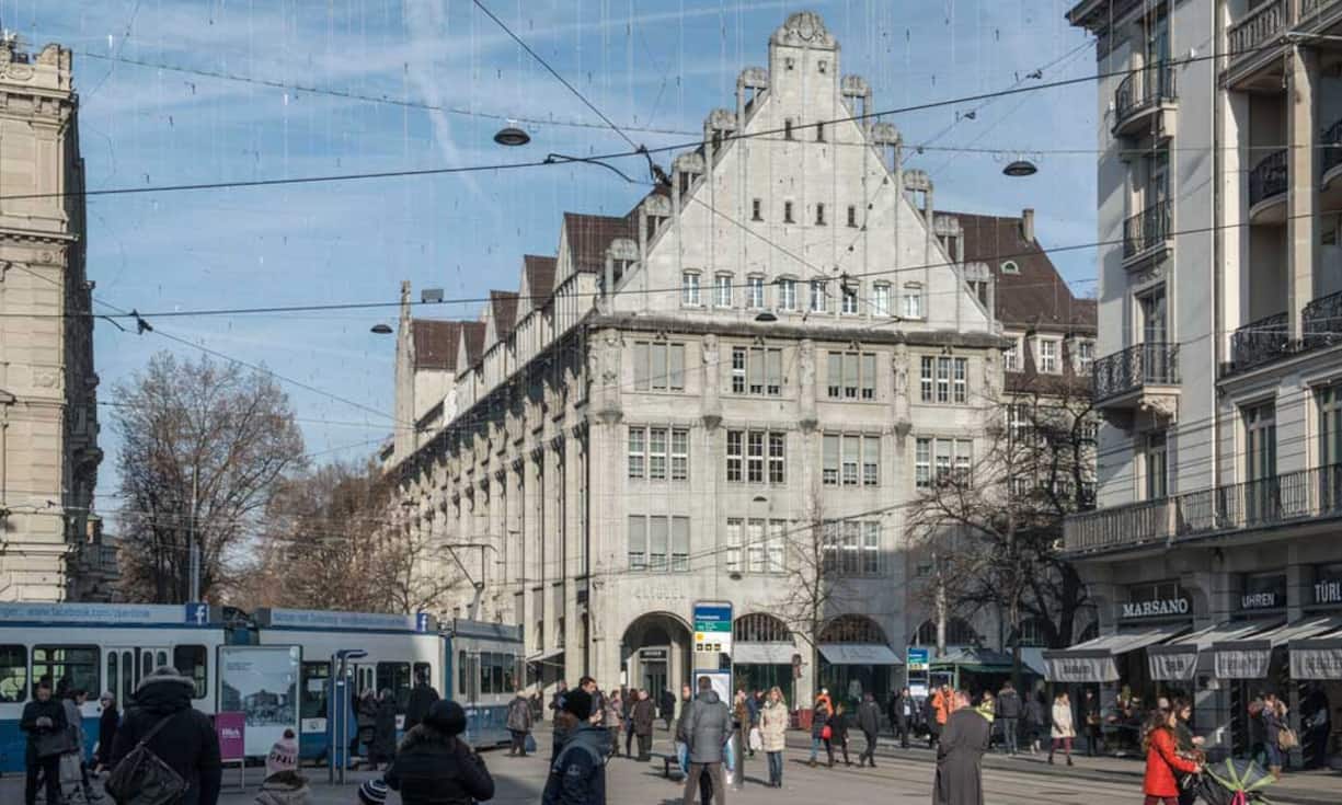 7. Zürich
Obwohl Zürich in den beiden Kategorien «Gesundheitliche Sicherheit» und «Infrastrukturelle Sicherheit» den ersten Platz belegt, muss die Stadt sich gesamthaft mit dem siebten Rang zufrieden geben. Abstriche machen muss Zürich in der «Digitalen Sicherheit» (Rang 19) und der «Persönlichen Sicherheit» (Rang 13).