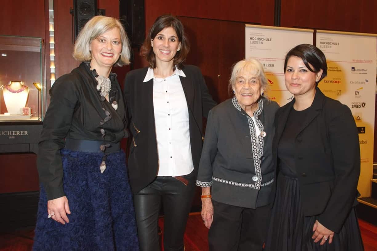 Dorsi Aebi, Jurypräsidentin; Karin Stierlin, Inhaberin, taboobreaker GmbH; Ursula Brunner, Award Winner; Sita Mazumder, Initiantin und Projektleiterin Women's Business Bilder: Markus Senn
