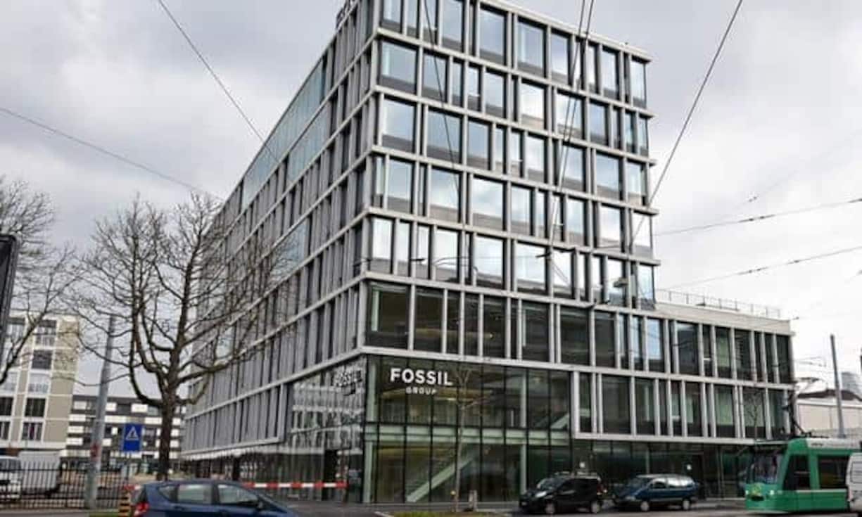 Der Uhrenkonzern Fossil streicht am Europasitz Basel Stellen. Einige der knapp 250 Mitarbeitenden müssen gehen.