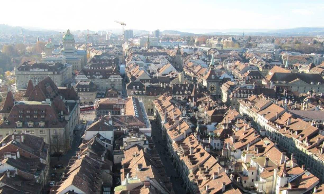 Platz 5: BernDie Stadt profitiert von den relativ stabilen Arbeitsplätzen in der Bundesverwaltung und den staatsnahen Betrieben. Weitere Pluspunkte sind das gute Bildungs-, Kultur- und Einkaufsangebot sowie die gute Verkehrssituation (Vorjahr Platz 4).
Bild: Flickr/CC/Dirk Haun