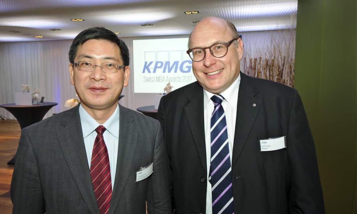 Fangcai Cai, Botschafter der Volksrepublik China in der Schweiz;
Kurt Haerri, Schindler