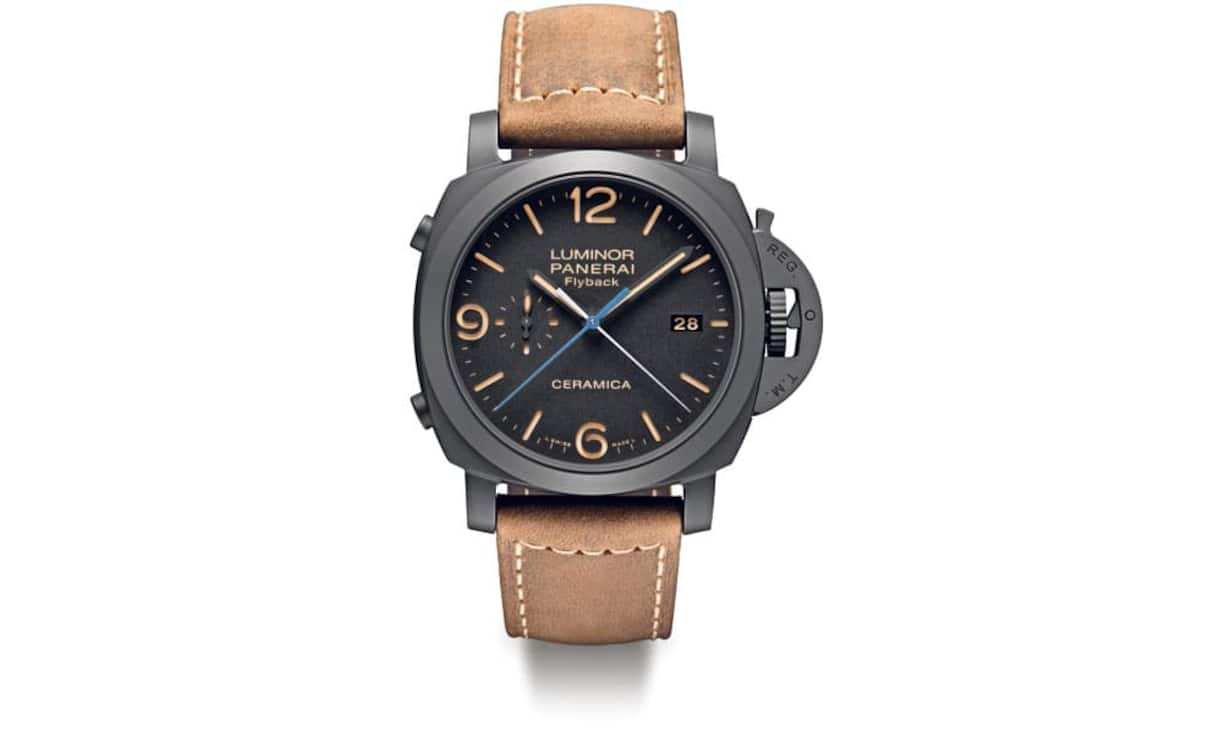 Panerai - Nachtschwarz
Luminor 1530: Im 3-Days-Flyback-Automatic-Ceramica- Chrono geht das Chronographenuhrwerk P.9100 aus der Panerai-Manufaktur eine gelungene Verbindung mit den technischen und optischen Qualitäten schwarzer Keramik ein. Die Linienführung von Gehäuse und Zifferblatt bleibt der Identität von Panerai treu. Eine Flyback-Funktion stellt die Chronographenzeiger auf null zurück und startet sie sofort wieder neu.Grösse: 44 Millimeter / Gehäuse: Keramik