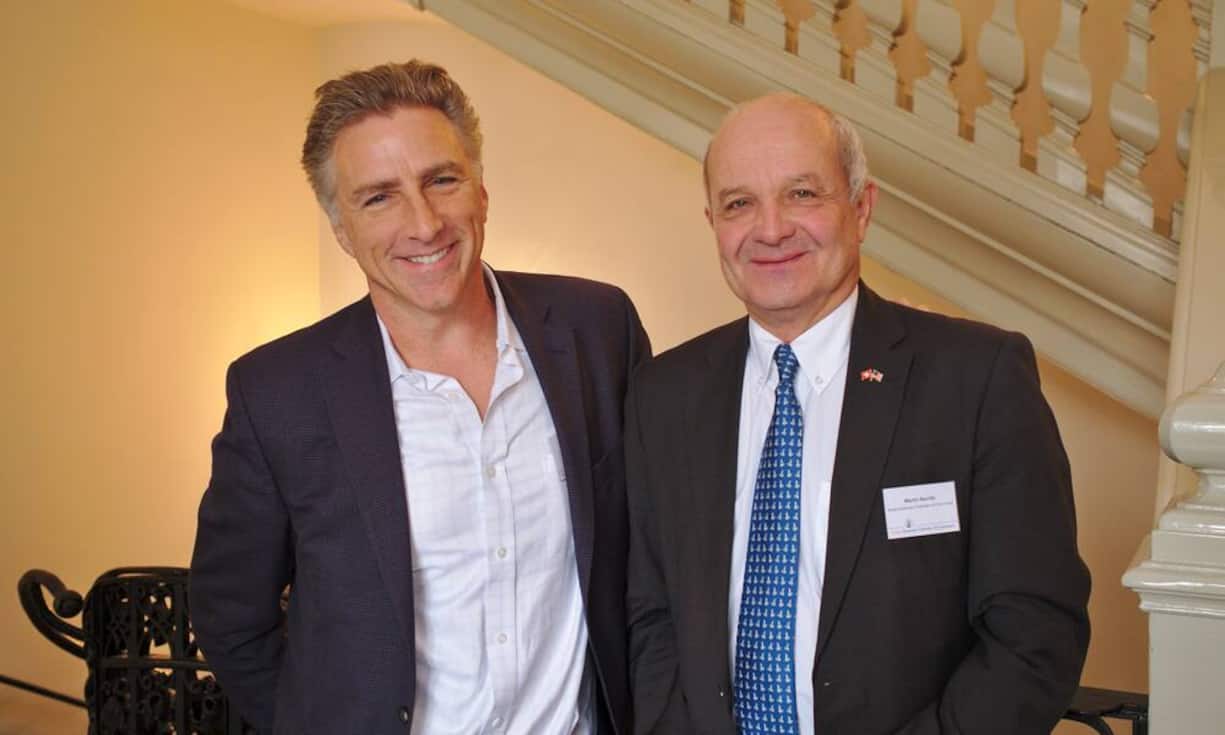 Bracken Darrell, President & CEO, Logitech Inc.;
Martin Naville, CEO, Swiss-American Chamber of Commerce (Bildbeschrieb v.l.n.r.)