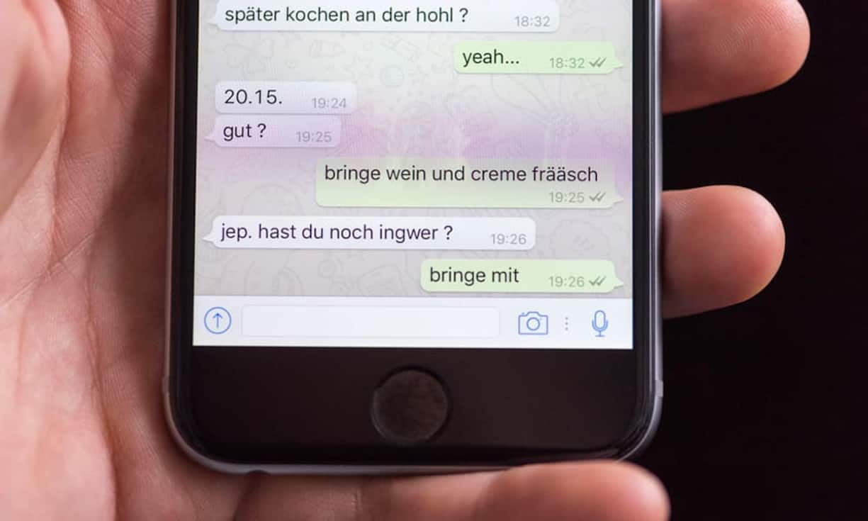 WhatsApp ist eine App, die von Facebook aufgekauft wurde. Bereits nach 2,3 Jahren wurde die Schallmauer von 100 Millionen Nutzern durchbrochen. Der Kauf kostete Facebook etwa 14 Milliarden Euro. Die Anwendung ist nach wie vor der beliebteste Messenger der Welt.