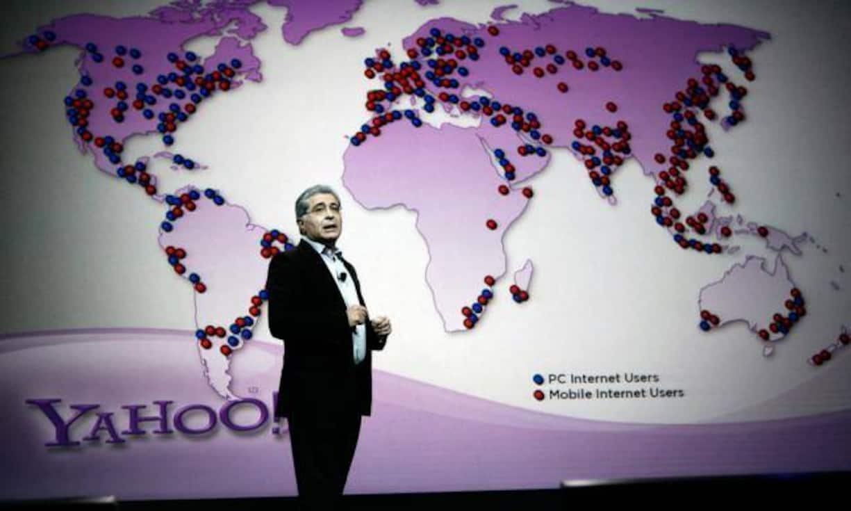 2006: Semel, ein früherer Chef des Filmstudios Warner Brothers, will Mark Zuckerberg für eine Milliarde Dollar Facebook abkaufen. Zuckerberg überlegt, entscheidet sich aber gegen einen Verkauf.