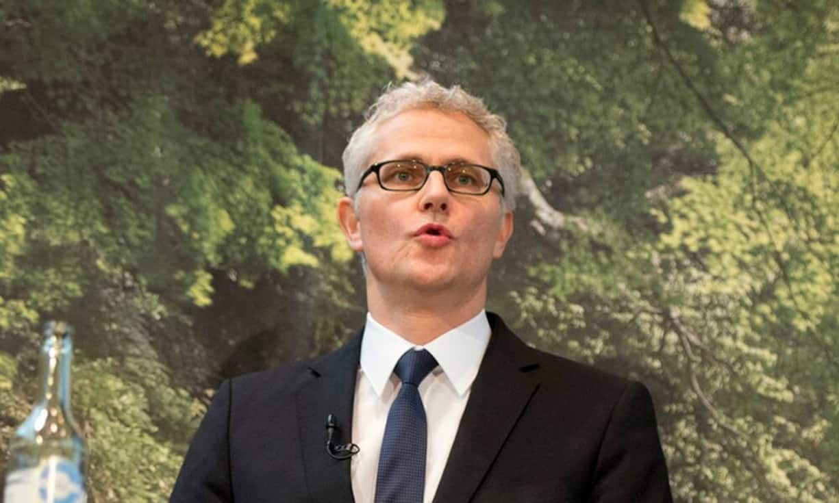 Christian Buhl, Geberit: An der ETH Zürich hat Buhl Physik studiert und anschliessend an der Universität St. Gallen auf dem Gebiet der Finanzmarktforschung zum Dr. oec. HSG promoviert.