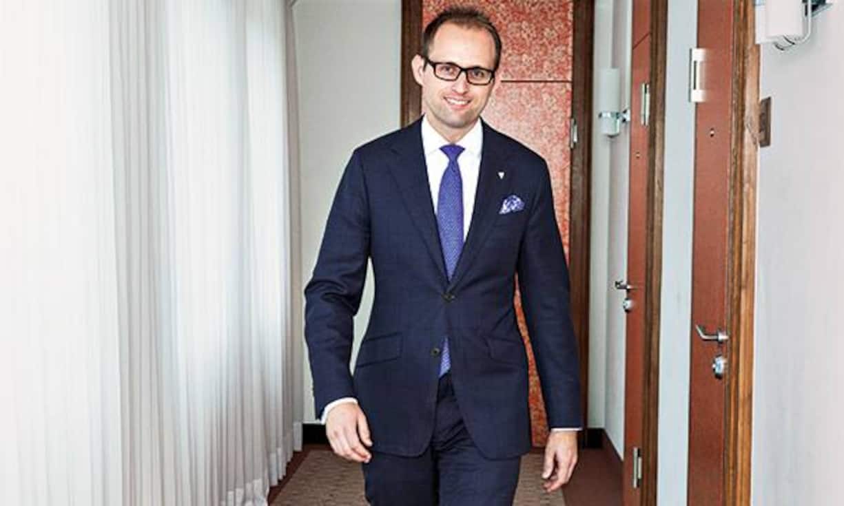 Hotelier des Jahres: Leo Maissen («Tschuggen Grand Hotel», Arosa). Mit einem untrüglichen Gespür für den richtigen Ton und einer grossen Portion Menschenkenntnis versteht es der 33-jährige Bündner, seinen Gästen das zu geben, was er selbst von einem guten Hotel erwartet: «Das Wichtigste ist, als Mensch mit besonderen Ansprüchen, Eigenheiten und Gefühlen wahrgenommen zu werden und nicht als Reservierungsnummer.»