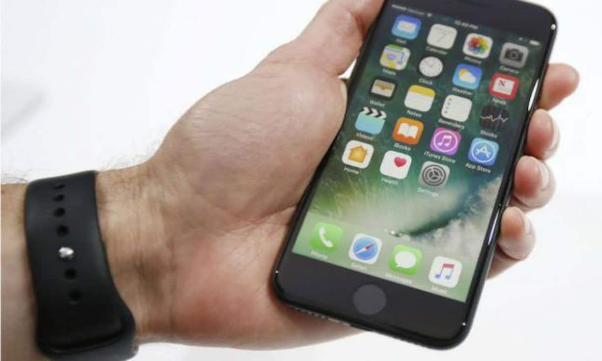 Sie können Ihr Model S anrufen, damit es Sie an Ihrer Haustür begrüsst. Keystone