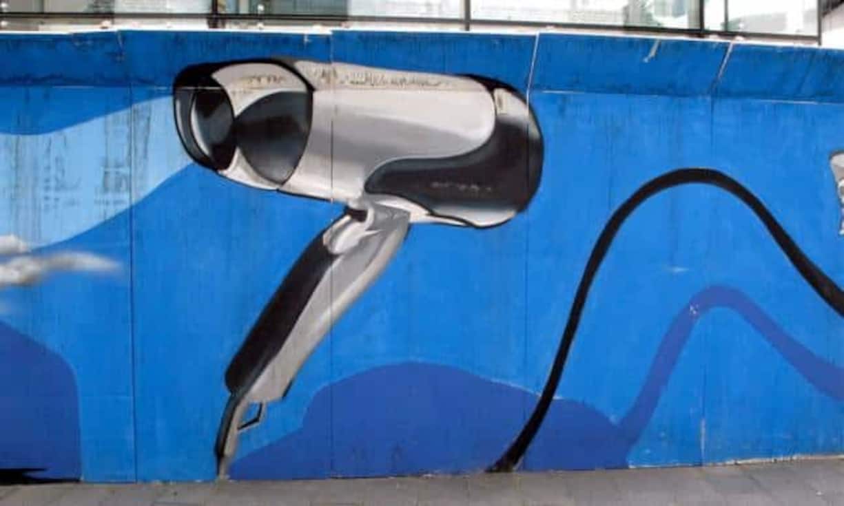 Platz 14: Liebstes Diebesgut der Schweizer Luxus-Reisenden: Der Haarfön. 7,6 Prozent der befragten Hoteliers gaben an, dass diese bei ihnen im Haus bereits geklaut wurden.