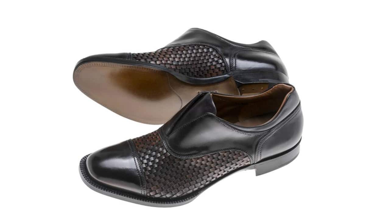 Aussergewöhnlich: Ermenegildo Zegna Diese Oxford-Schuhe sind frei von Schnürsenkeln, haben eine geflochtene Teiloberfläche aus braunem Kalbsleder und eine handgestrichene Ledersohle. Preis 1.250 Franken