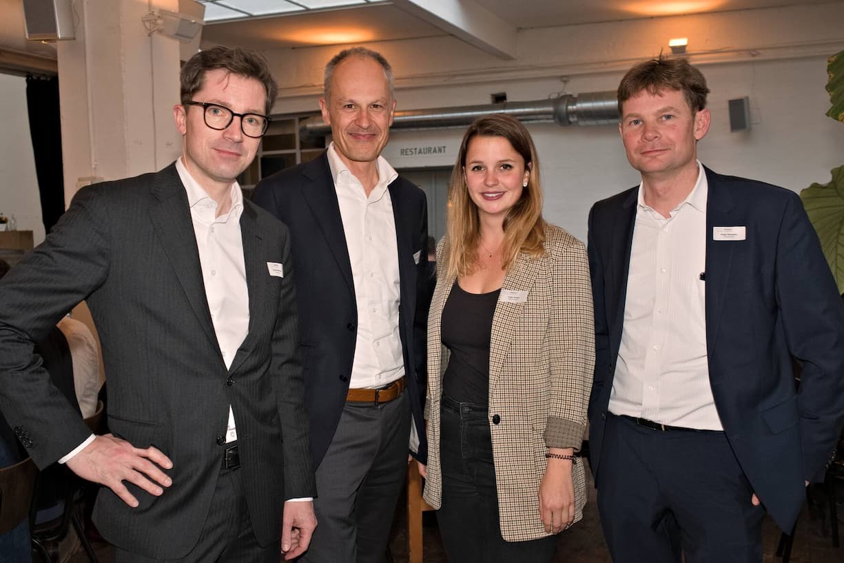Nicolas Birkhäuser, Partner, Niederer Kraft Frey Ltd.; Philipp Sutter, Präsident & Partner, Zühlke Group; Isabel Knobel, Projektleiterin, sensoradvice.ch; Sergei Rachinsky, Geschäftsführer, Agilico GmbH