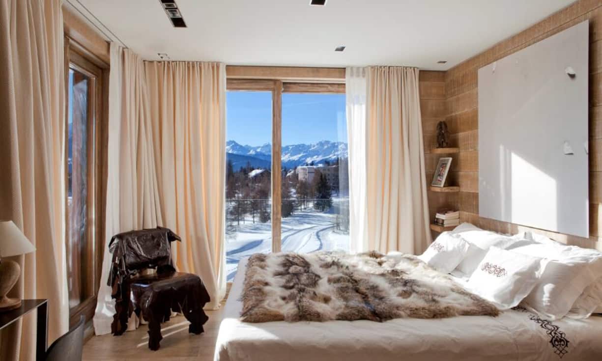 Die 125 m² grosse Wohnung besteht aus drei grosszügigen Schlafzimmern mit einer Master-Suite und zwei weiteren Badezimmer.
Preis: auf Anfrage