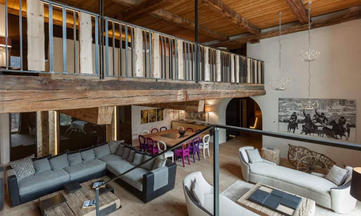 Die sieben Schlafzimmer und fünf Badezimmer verteilen sich auf einer Wohnfläche von 1000 Quadratmeter.