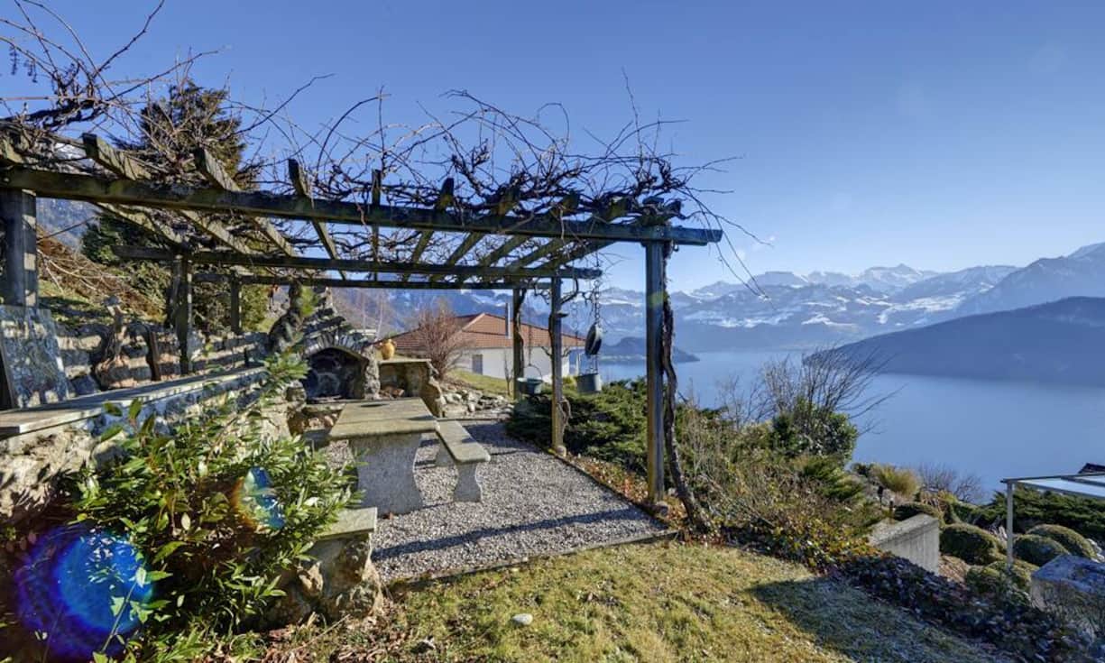 Der Preis der Liegenschaft: 2,35 Millionen Franken
Quelle und Bilder: Engel & Völkers