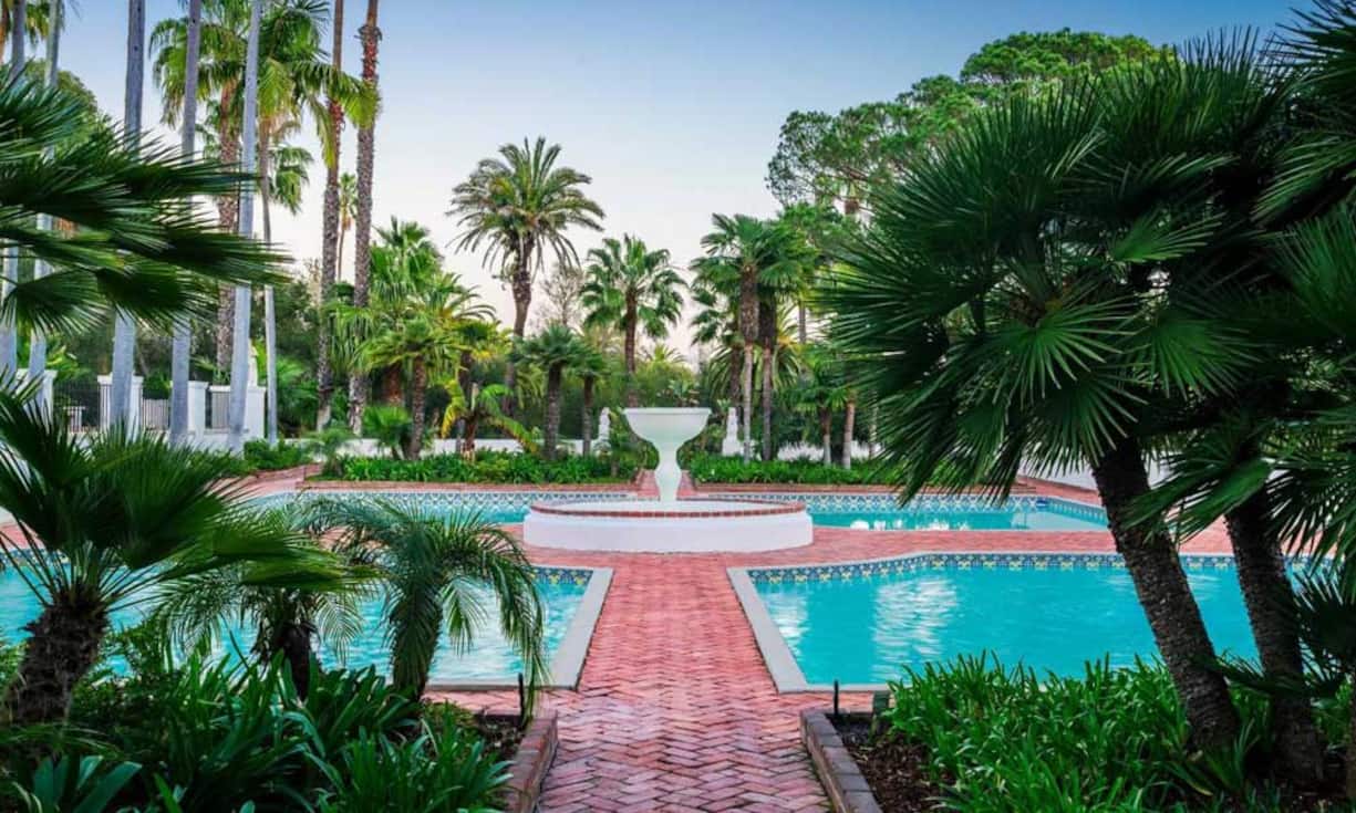 Ein weiteres Highlight ist der zehn Hektar grosse botanische Garten, der die Villa umgibt.