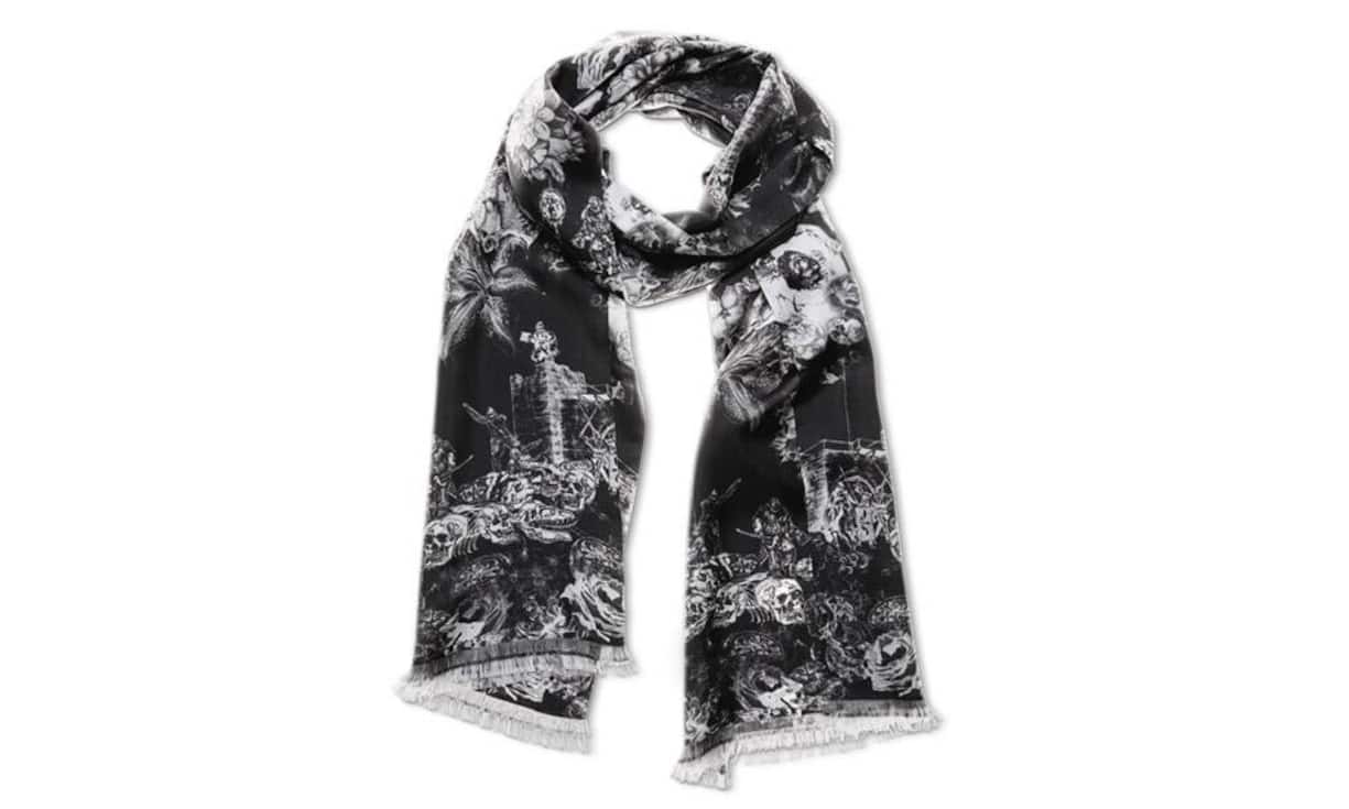 Ginny Litscher: Erfrischende und unkonventionelle Muster zieren die Schals der jungen Schweizerin.