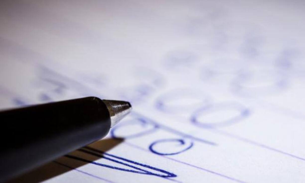 Tipp 4: Die Arbeitnehmerin sollte den Mut haben, das Thema Lohn in Verhandlungen zu thematisieren. Wichtig ist das vor allem beim Einstiegsgehalt, oder bei grossen Veränderungen der Position.