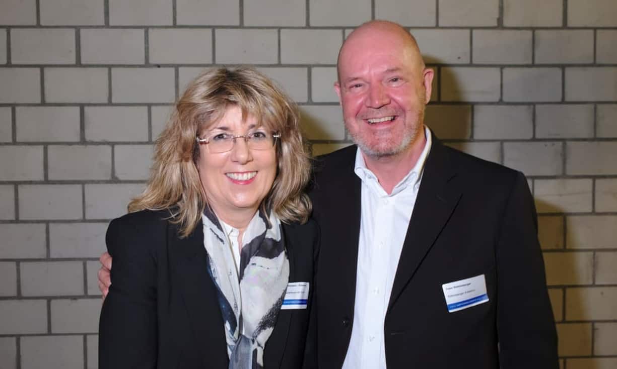 Linda Zurkinden-Erismann, CEO, StiftungsZentrum.ch GmbH;
Peter Röthlisberger, Firmeninhaber, Röthlisberger Kollektion