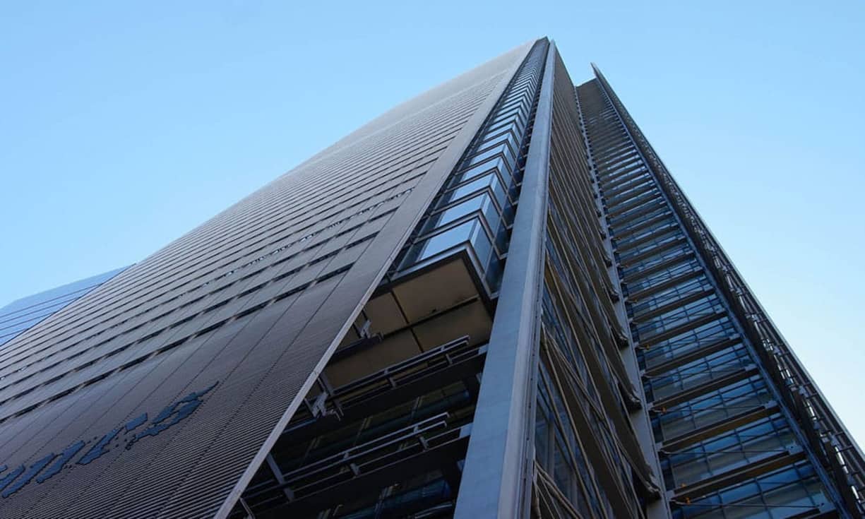 Rang 6: 
Im «New York Times Tower» inmitten von Manhattan sind 99 Meter der Total 319 Metern unbewohnt. (Bild: Dan Deluca/Wikimedia/CC)