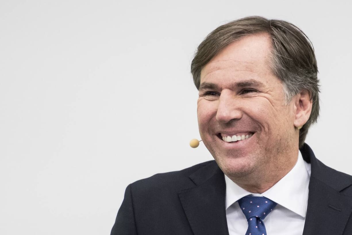 CEO Jan Jenisch spricht anlaesslich der Bilanzmedienkonferenz von Sika, am Freitag, 24. Februar 2017, in Zuerich. Der Baustoffhersteller hat nach dem Umsatz auch den Gewinn auf den hoechsten Stand der Unternehmensgeschichte geschraubt. Unter dem Strich blieben im vergangenen Geschaeftsjahr 566,6 Millionen Franken. (KEYSTONE/Ennio Leanza)