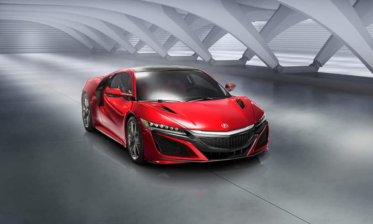 Als Acura NSX stand er bereits in Detroit. Jetzt kommt er unter dem Honda-Label nach Europa. Technisch bleibt wohl alles gleich: Hinter dem Fahrer sitzt knapp über dem Asphalt der neue DOHC-V6-Motor. Komplettiert wird der Antrieb durch ein Neun-Gang-Doppelkupplungstriebe und drei Elektromotoren. Bleibt zu hoffen, dass Honda in Genf die genauen Leistungsdaten des Mittelmotor-Sportlers verrät.Honda