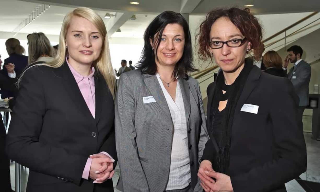 Ivonn Nicole Barkholz, Direktorin Geschäftskunden, HypoVereinsbank / UniCredit Bank AG;
Stefanie Kropf, Projektmanagerin, IHP MSSG;
Ivonne Preusser, Wissenschaftliche Mitarbeiterin, I.FPM-HSG