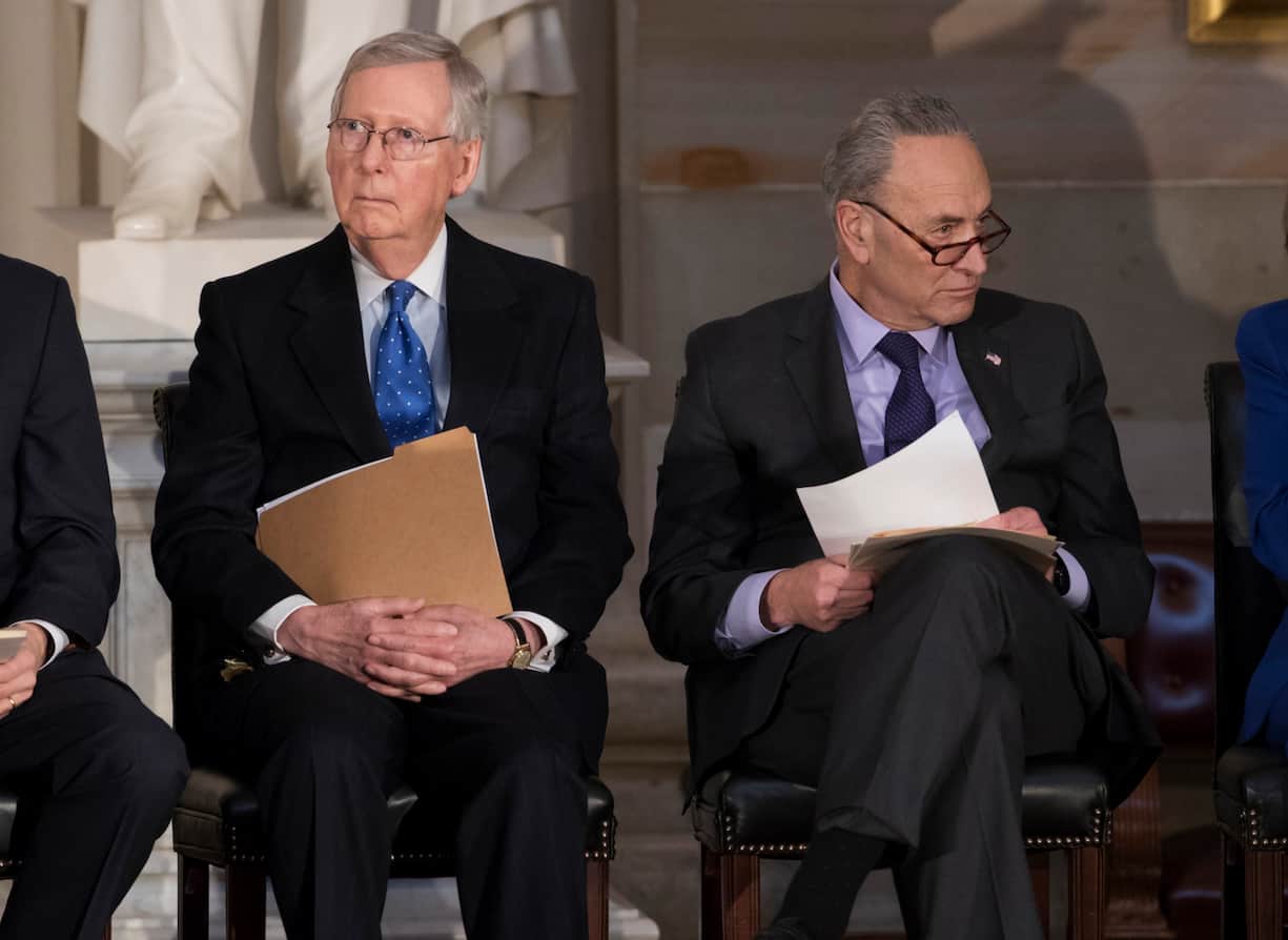 Mitch McConnell (l.) und Charles Schumer