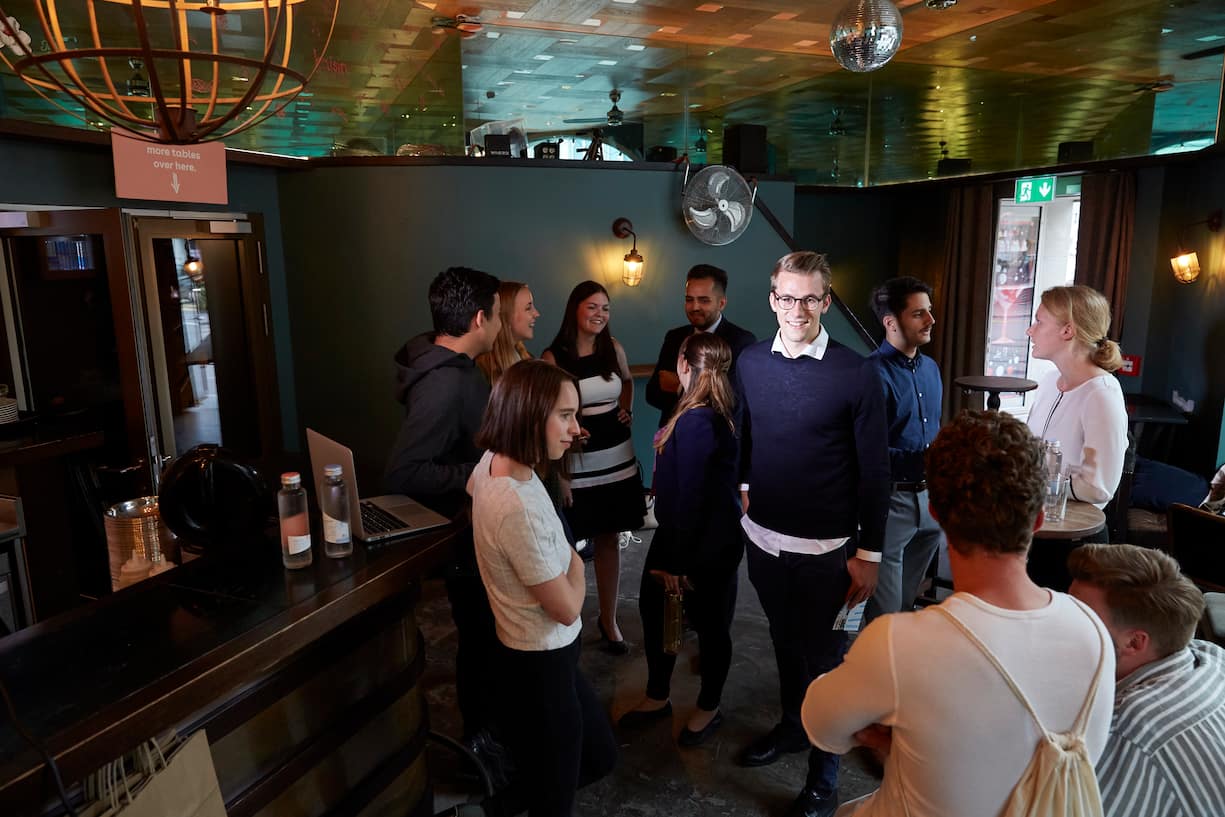 Zürich 19.8.2019 - Andri Silberschmidt, Praesident der Jungfreisinnigen Schweiz und Vorstandsmitglied der FDP Schweiz in der Lima Bar. © Annette Boutellier